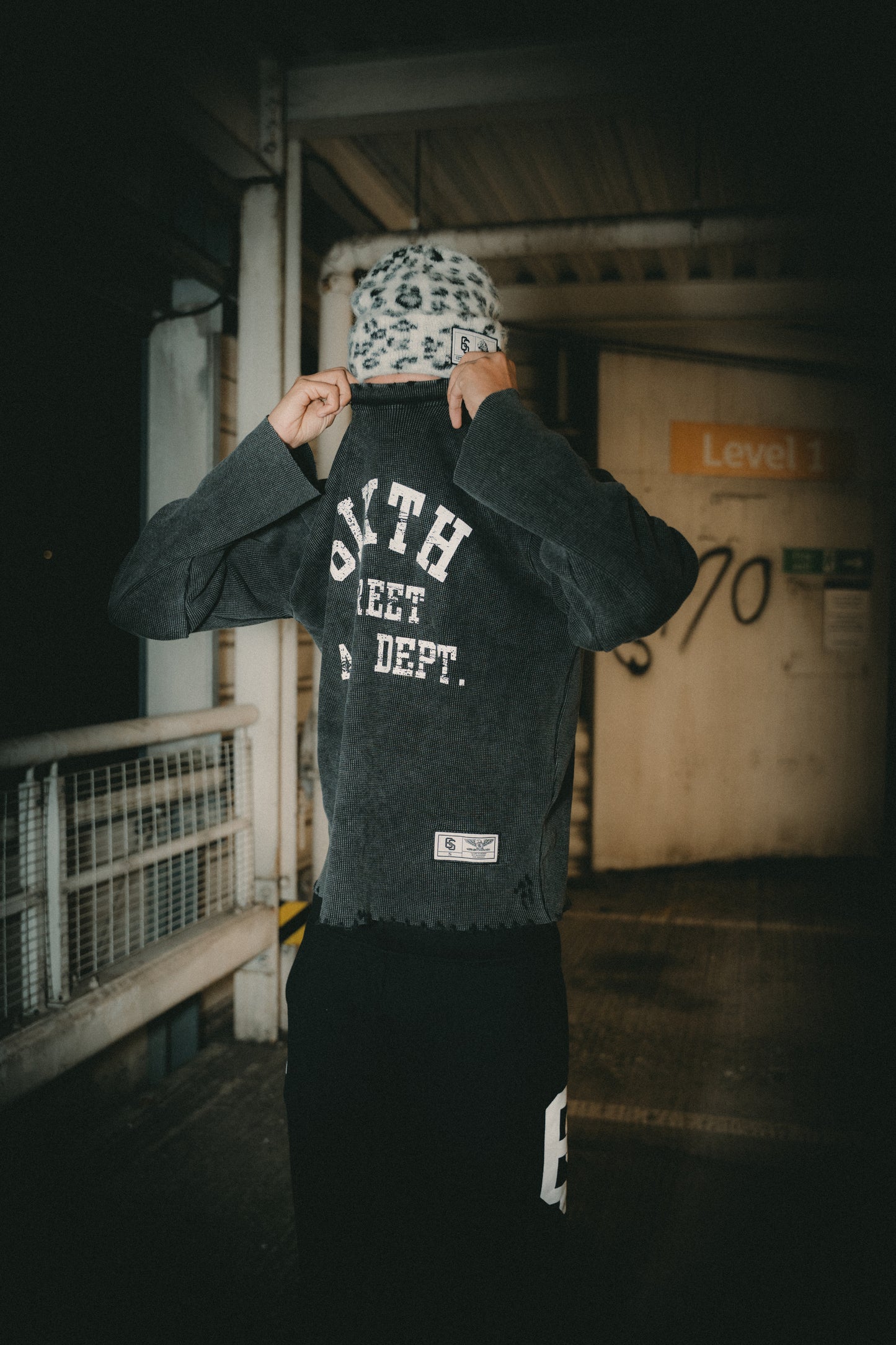 6IXTH STREET Waffle Knit